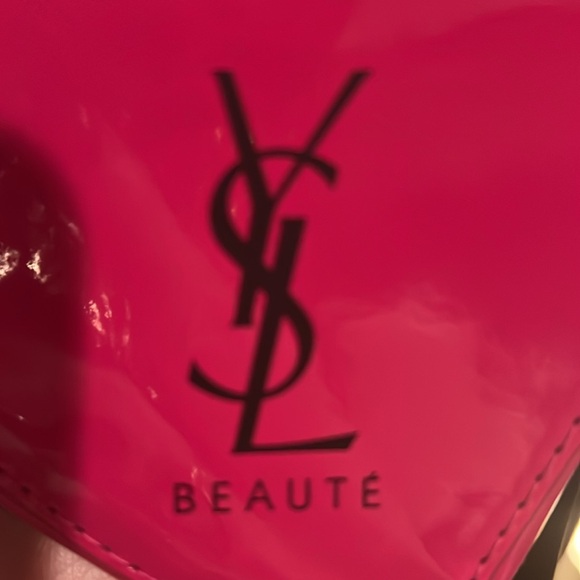 YSL - SAINT LAURENT Beaute Heart Pouch w/Mirror Set - Picture 8 of 9